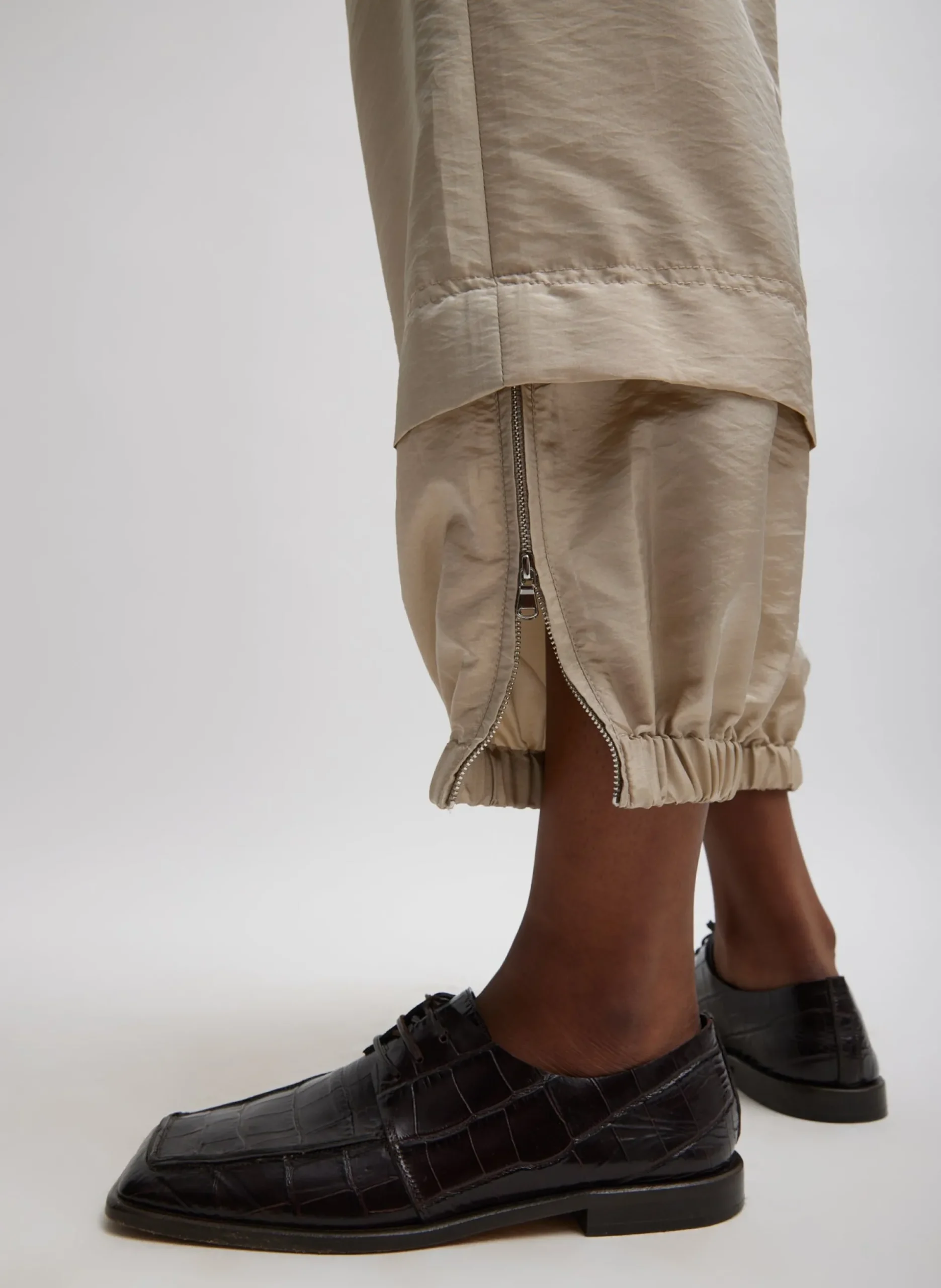 Crispy Nylon Wilt Pull On Jogger