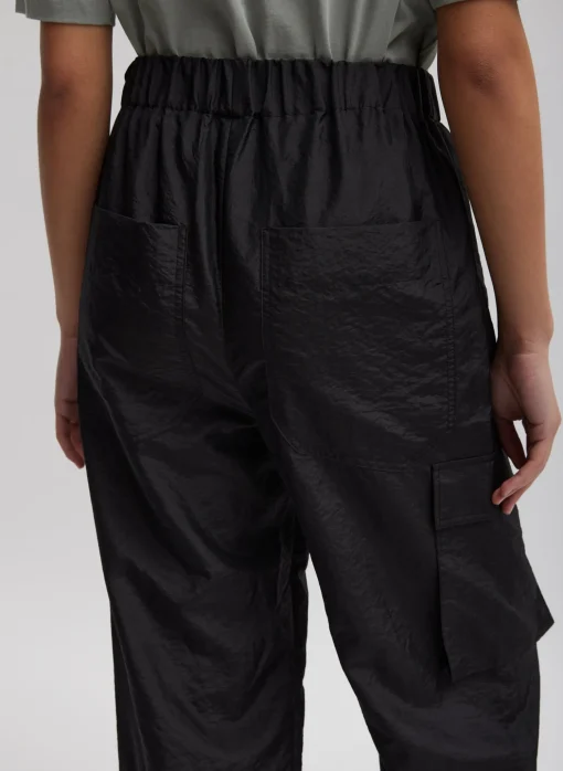 Crispy Nylon Wilt Pull On Jogger