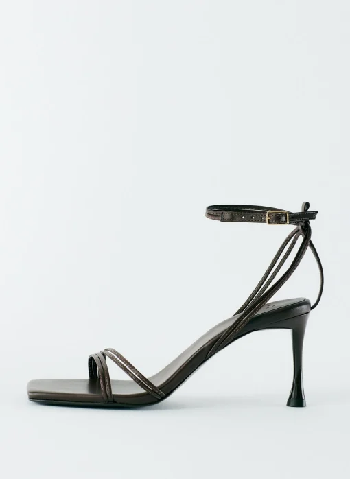 Guy Sandal