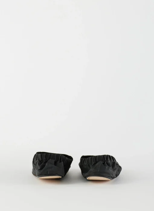 Mikhail Flat