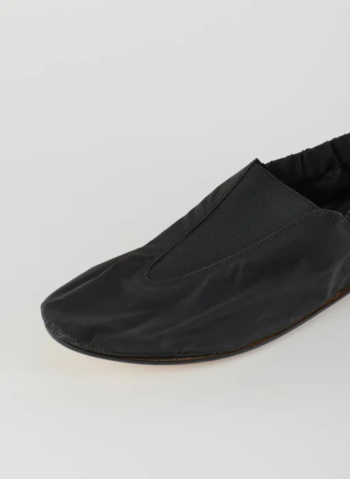 Mikhail Flat